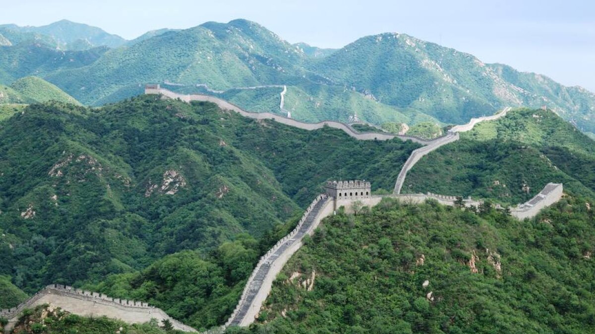 Após críticas, Airbnb desiste de fazer evento na Muralha da China - Emais -  Estadão