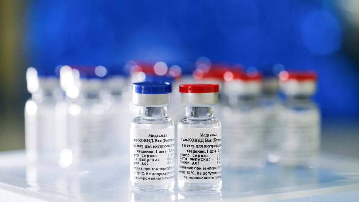 Resultado de imagem para País simplifica aval a vacinas e negocia 30 milhões de doses de Rússia e Índia