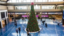 'Turismo de terminal': aeroportos norte-americanos abrem áreas restritas para quem quer apenas encontrar alguém no embarque/desembarque, comer em um restaurante e/ou fazer compras - Foto: Divulgação