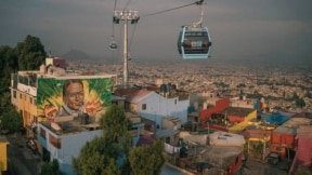 Murais coloridos enchem o bairro Izatapalapa da Cidade do México de arte em contraste com a pobreza e problemas sociais do local. Foto: Luis Antonio Rojas/The New York Times