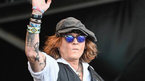 Johnny Depp durante show no Helsinki Blues Festival, no último fim de semana. Foto: Kimmo Brandt/EFE