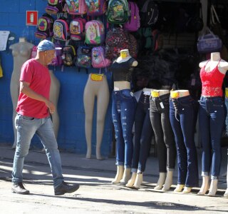 calça jeans feirinha da madrugada