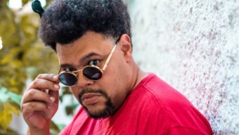 Babu Santana considera que sua atuação artística já é um combate ao racismo Foto: Divulgação