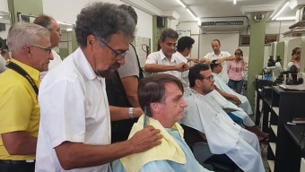 Bolsonaro mantÃ©m 'rotina' e corta cabelo em salÃ£o na zona norte do Rio. Foto: DivulgaÃ§Ã£o/Assessoria de Jair Bolsonaro