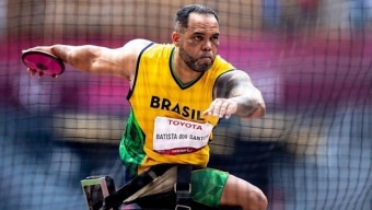 Claudiney Batista conquistou ouro no lançamento de disco na Paralimpíada Foto: Miriam Jeske / CPB