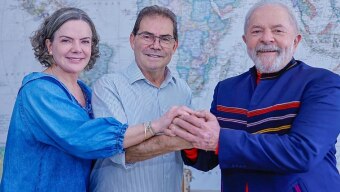 A presidente do PT, Gleisi Hoffman, o presidenye do Solidariedade, Paulinho da Força, e o ex-presidente Lula após encontro em São Paulo nesta terça-feira, 19 de abril. Foto: Ricardo Stuckert/Divulgação