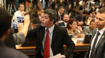 Bolsonaro quer apoio na CÃ¢mara sem vincular candidato Ã  presidÃªncia