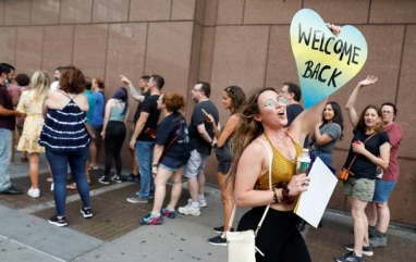 Nova York retoma 'normalidade' após flexibilização de restrições contra a covid-19; veja fotos