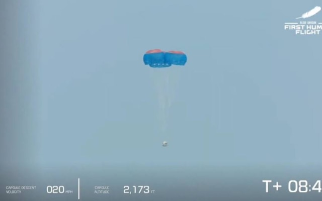 Na aterrisagem, a capsula da New Shepard usou uma espécie de paraquedas para desacelerar o voo