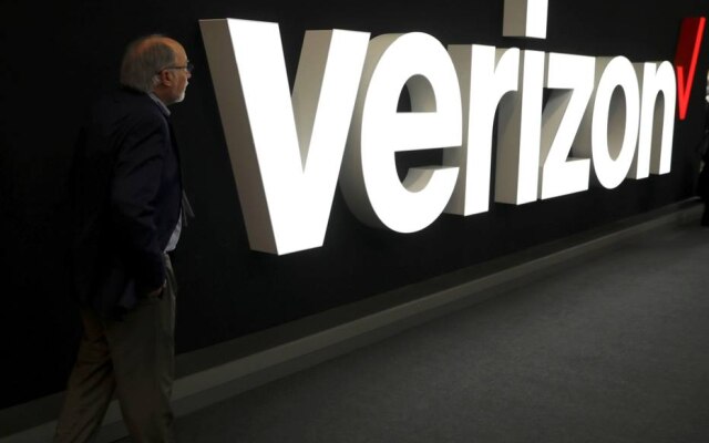 Na venda, a Verizon receberá US$ 4,25 bilhões em dinheiro e participações preferenciais de US$ 750 milhões