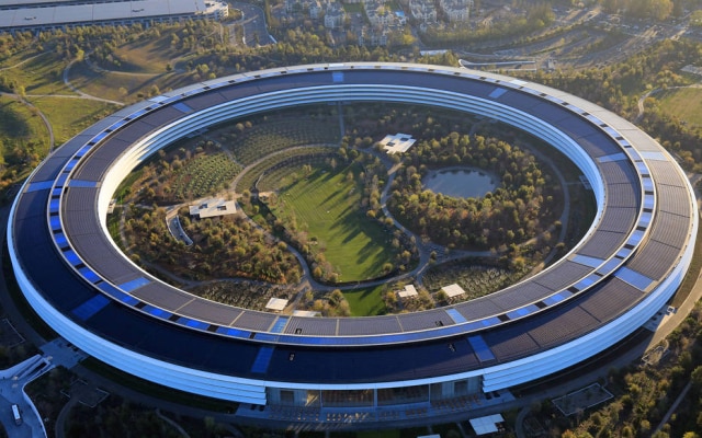 O Apple Park em Cupertino, Califórnia, é uma das sedes mais reconhecidas do Vale do SilícioO campus da “nave espacial” do Apple Park em Cupertino, Califórnia, é uma das sedes mais reconhecidas do Vale do Silício
