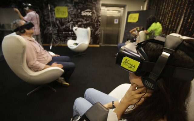 A realidade virtual pode ajudar a transformar a tecnologia em favor do humano, e não o contrário