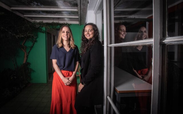 Criada por Flávia Deutsch (E) e Paula Crespi, startup Theia oferece acompanhamento personalizado em pré-natal, parto e pós-parto