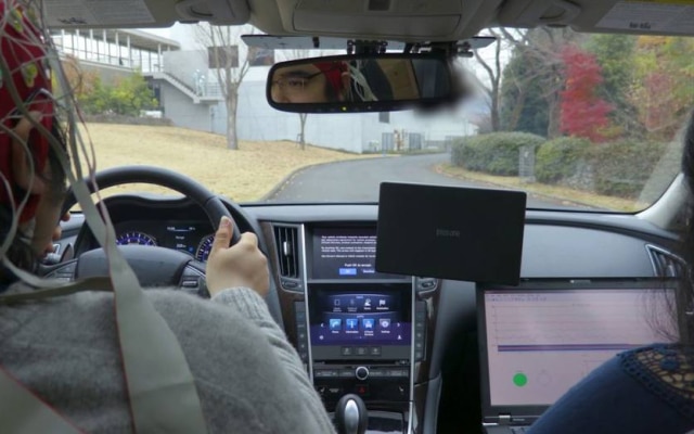 Nissan mostra tecnologia em que carro consegue "ler" a mente do motorista e antecipar ações.