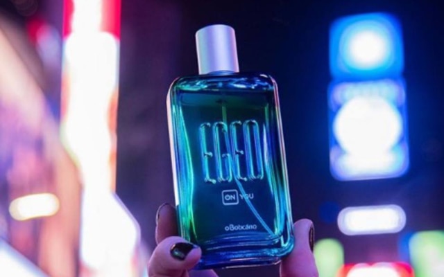 Linha Egeo, já à venda, é resultado de parceria entre perfumista humano e sistema da IBM, o Phylira