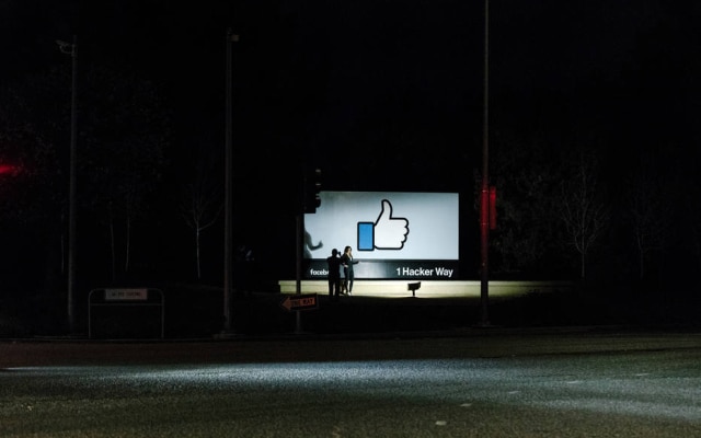 Em crise, Facebook registra aumento de 33% na receita 