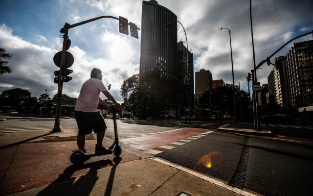 Em São Paulo, Prefeitura e empresas de patinetes estão às turras