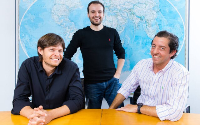 Guilherme Rosenthal (esq.), Leonardo Baltieri (centro) e Caio Gelfi (dir.) são os fundadores da Vixtra