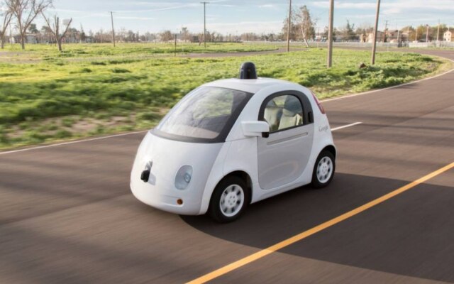 Carro autônomo do Google, ainda em testes, é um dos principais rivais para as montadoras