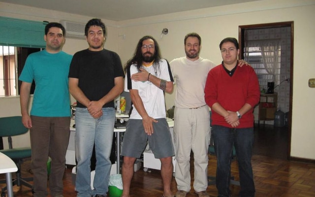 A equipe do Green Land em foto de 2005 da esquerda para a direita: Vitor, Wagner, Victor, Leonardo e Marcelo