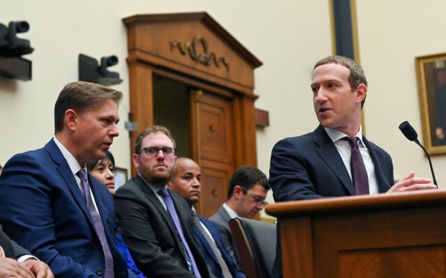 Mark Zuckerberg tentou desviar a atenção de lesgiladores em relação ao escrutínio no Congresso contra o Facebook 