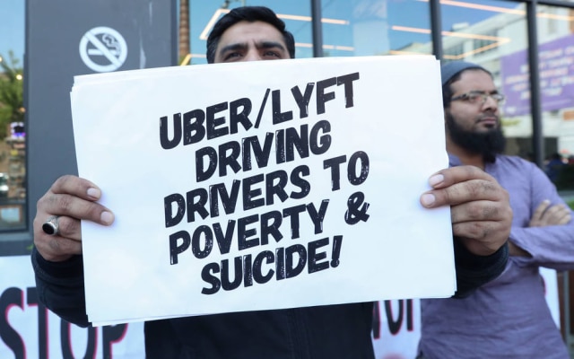 Motoristas no Uber em Nova York pedem melhores condições trabalhistas em protestos dois dias antes da empresa iniciar a venda de ações  
