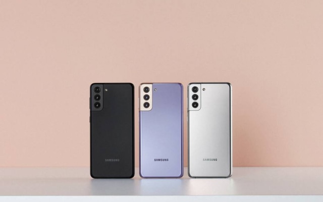 Disponível em três cores, o Samsung Galaxy S21+ é o celular intermediário da família S