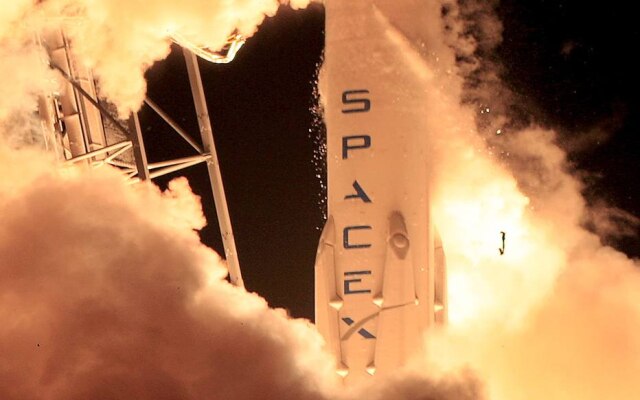 Propriedade do bilionário Elon Musk, empresa espacial SpaceX tem contrato com a Nasa para a Humanidade voltar à Lua