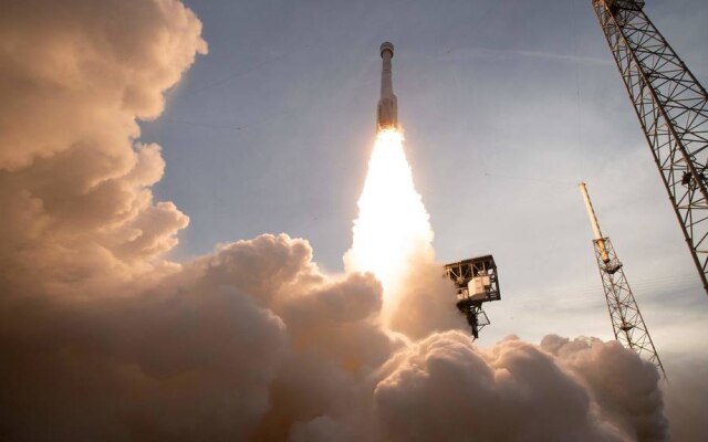 Lançamento da espaçonave Starline, da Boeing, em direção à Estação Espacial Internacional