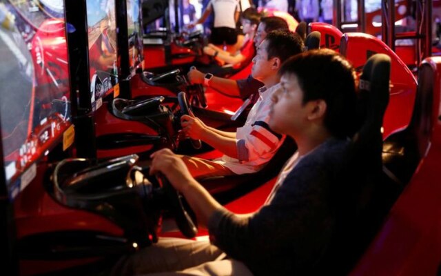Melhores jogadores do mundo jogam Gran Turismo com inteligência artificial da Sony