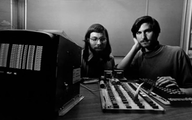 De Jobs e Wozniak, o rebelde e o técnico, nasceu o computador pessoal da Apple