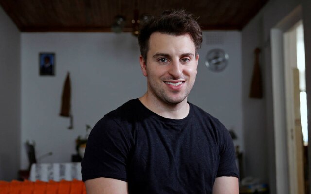 Designer, Brian Chesky fundou o Airbnb em 2008
