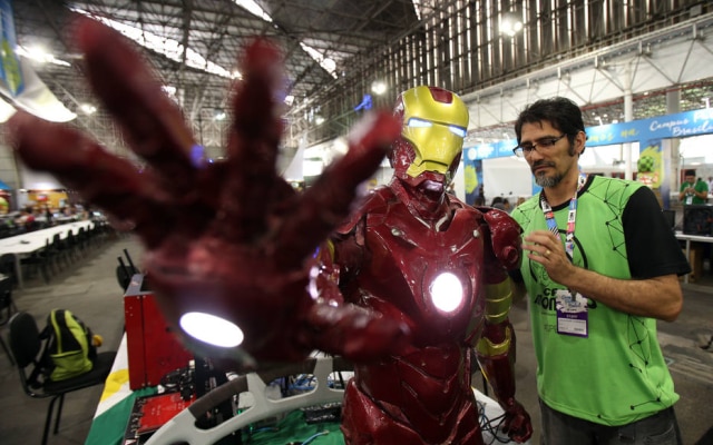 Um dos casemods mais chamativos da décima edição da Campus Party Brasil é uma réplica do Homem de Ferro. O seu criador, Alexandre Ferreira, colocou as peças de computador no peito do herói da Marvel e gastou cerca de R$ 5 mil. 