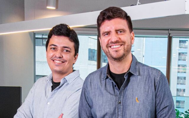 Rodrigo Neves (esq.) e Antonio Rocha (dir.) são os fundadores da autointitulada primeira 'prevtech' do Brasil, a Onze
