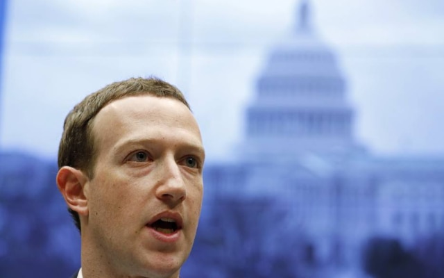 Nas redes, o Facebook poupa posts e anúncios de políticos de seu programa de verificação de fatos