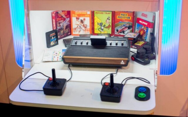 O Atari 2600, videogame que reformulou toda a indústria de games da época.