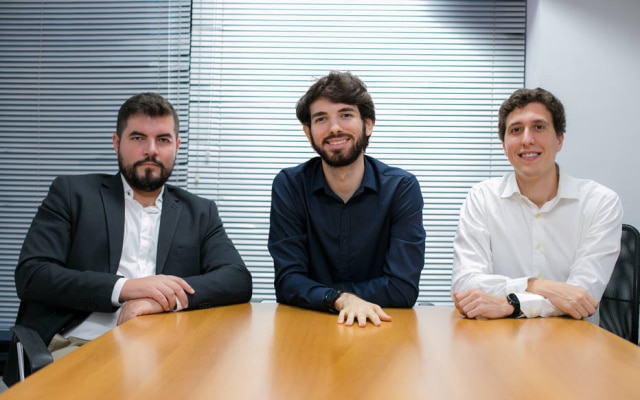 Os fundadores da startup Trace são, da esq. para dir., Leone Parise, Bernardo Brites e Rafael Luz