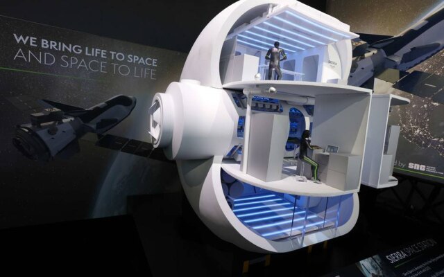 Projeto da Life, base espacial para 12 pessoas, exposto pela Sierra