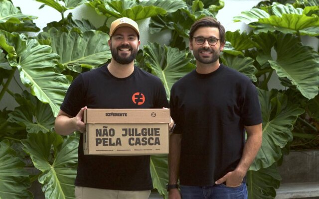 Saulo Marti e Eduardo Petrelli são os fundadores da startup Diferente, que comercializa alimentos 'feios' rejeitados pelo varejo