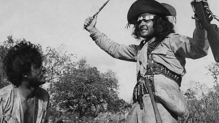 Cena do filme 'Deus e o Diabo na Terra do Sol', de Glauber Rocha Foto: Copacabana Filmes