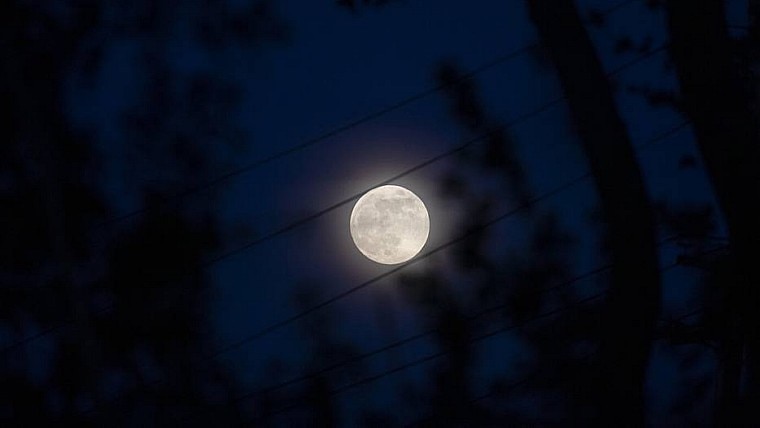 Uma lua cheia. Foto: Dave Sanders/The New York Times