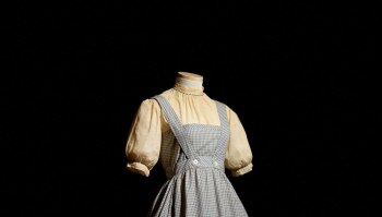 Vestido perdido de Dorothy em 'O Mágico de Oz' vai a leilão