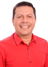 Professor Adriano Campos