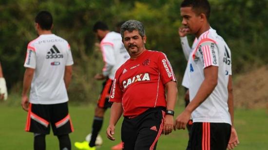 Pressionado, Ney Franco deve ficar no Flamengo até clássico