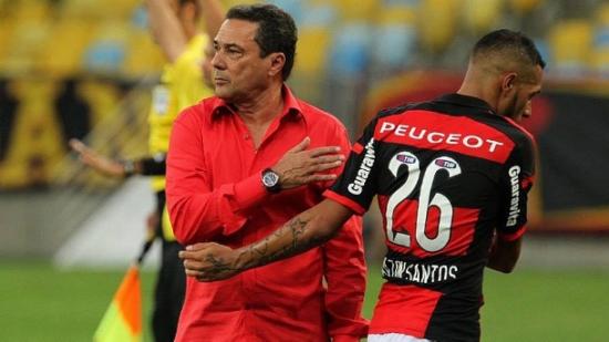 Luxemburgo cobra evolução e minimiza vitória do Flamengo