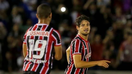 Alexandre Pato festeja atuação, mas admite que precisa fazer mais