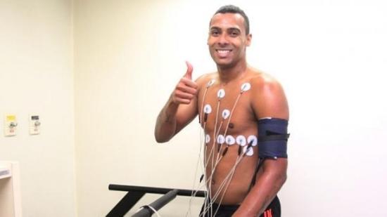 Regularizado, Elton já pode reforçar o Flamengo no Brasileiro