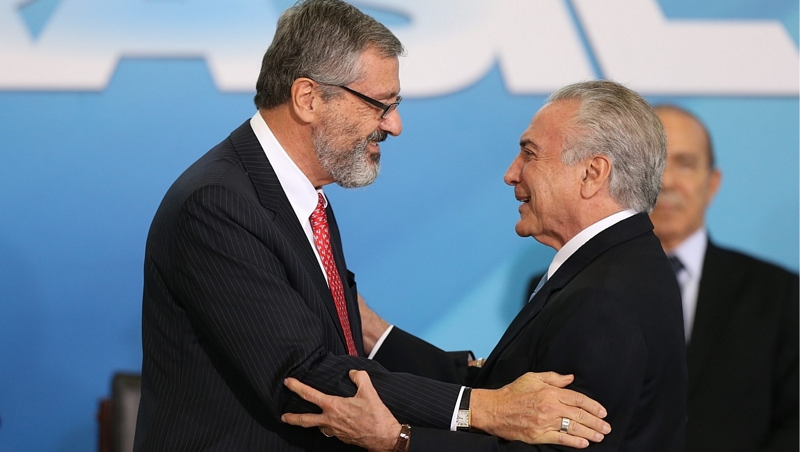 O presidente Michel Temer deu posse ao novo ministro da Justiça, Torquato Jardim. Foto: Nilton Fukuda/Estadão