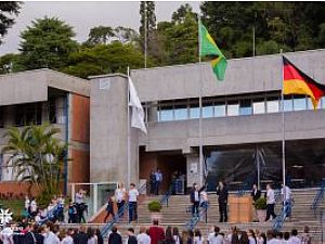 Visconde de Porto Seguro - Fundado em 1878, o Colégio Visconde de Porto Seguro é uma conceituada instituição de ensino do Brasil que prima pela inovação educacional e pelo desenvolvimento de múltiplos talentos e competências dos alunos da Educação Infantil ao Ensino Médio