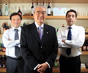 Roberto, Renato e Henry cuidam da Sakura, empresa com 75 anos de fundação